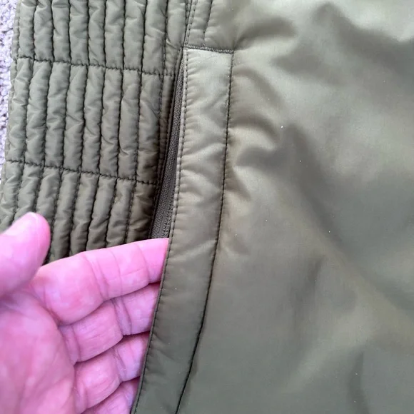 ISIS Wasabi Vest in Olive Green. Thermolite. pockets. Floral inside. Like new 12 - Picture 5 of 16